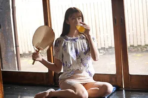Mùa hè buồn chán ở quê đụ cô vợ cạnh nhà thiếu thốn vì lấy ông xã già
