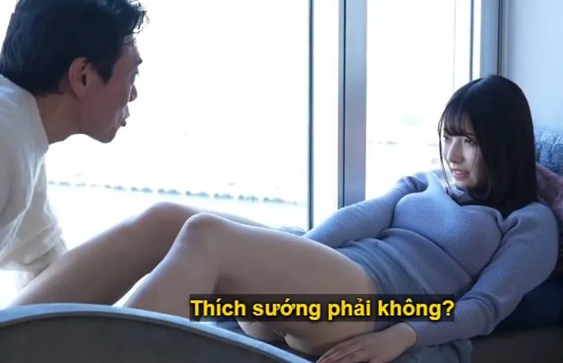 Buổi hẹn bí mật giữa ông bác và cô minh tinh trẻ tuổi mới chập chững bước chân vào làng giải trí tại nhà nghỉ sang trọng.
